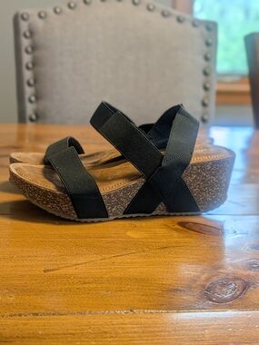 Madden Girl Black Elastic Cross-Strap Platform Sandals